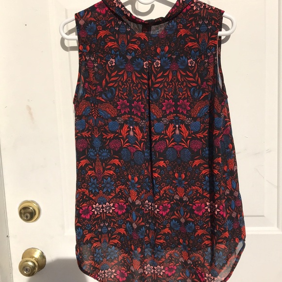 Top - Picture 2 of 2